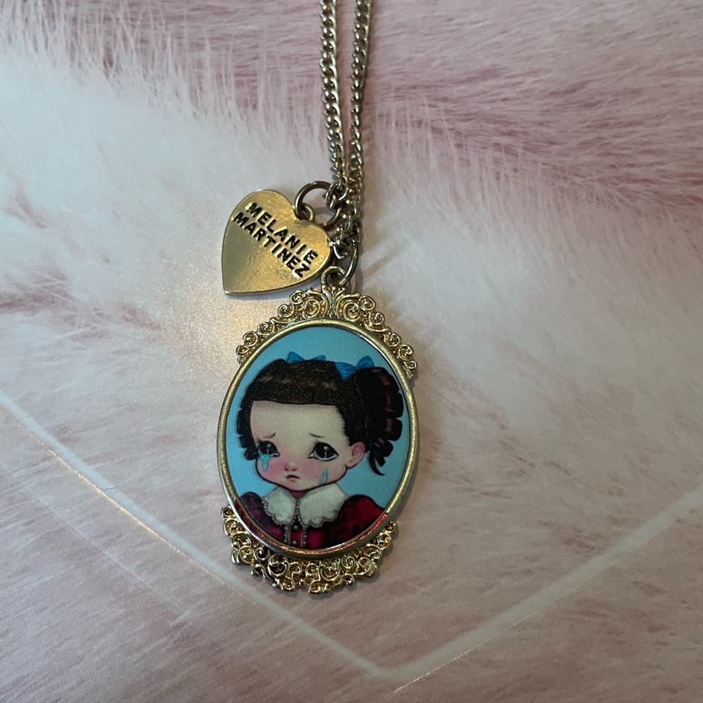 Melanie Martinez RARE Discontinued Crybaby Cameo Portrait Necklace